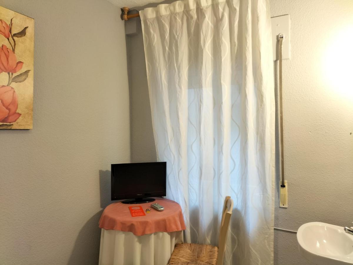 Hostal Albero By Gaiarooms Salamanca Exterior photo
